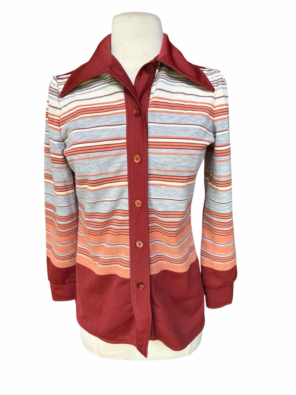 1970s Jack Winter 100% Texturized‎ Poly Knit Dagger Collar Button Down Shirt